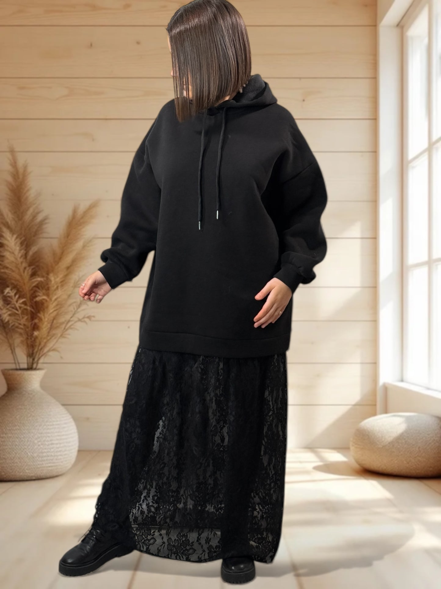 VIRGINIA - ROBE OVERSIZE NOIRE SWEAT ET DENTELLE JUSQU'A LA TAILLE 50