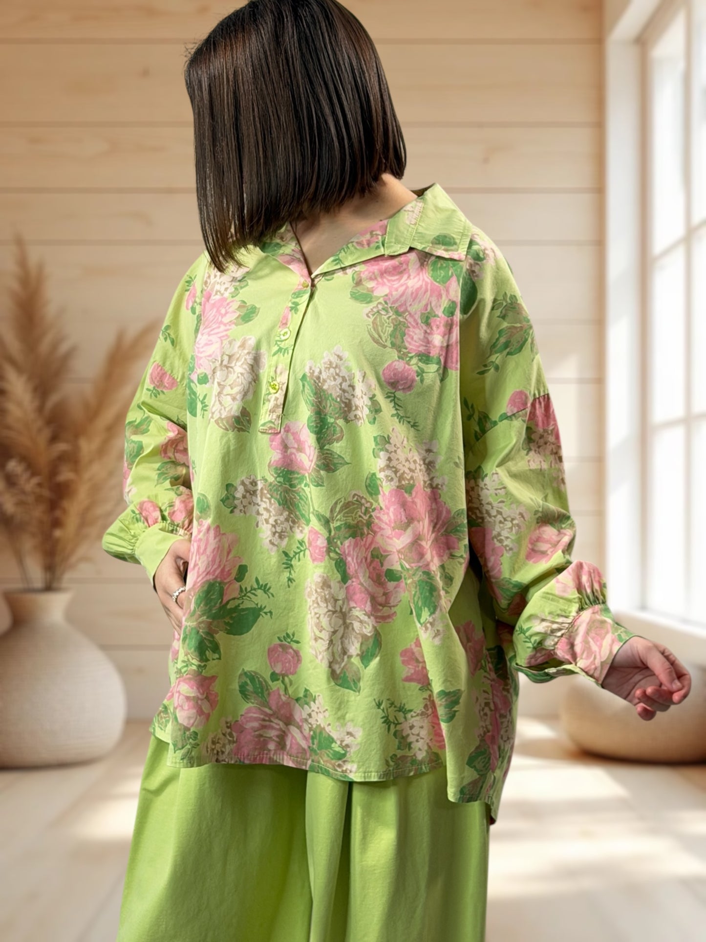 DONATELLA - BLOUSE VERTE A FLEUR JUSQU'A LA TAILLE 54