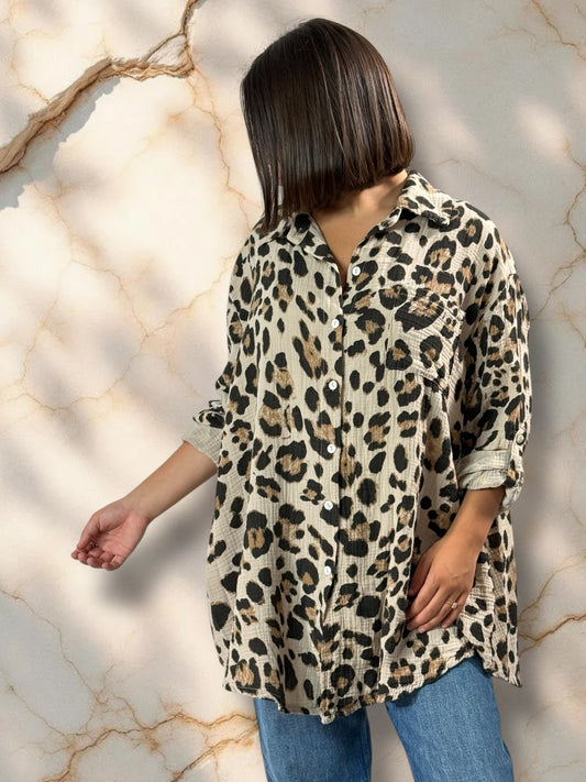 CHRISTINA - CHEMISE OVERSIZE LEOPARD BEIGE JUSQU'A LA TAILLE 52