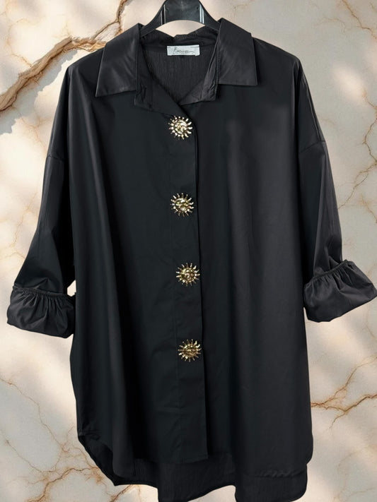 ANITA - CHEMISE OVERSIZE NOIRE AVEC BROCHE SOLEIL JUSQU'A LA TAILLE 52