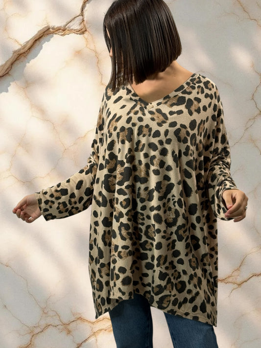 LOUNA - PULL OVERSIZE EN MAILLE FLUIDE LEOPARD BEIGE JUSQU'A LA TAILLE 56