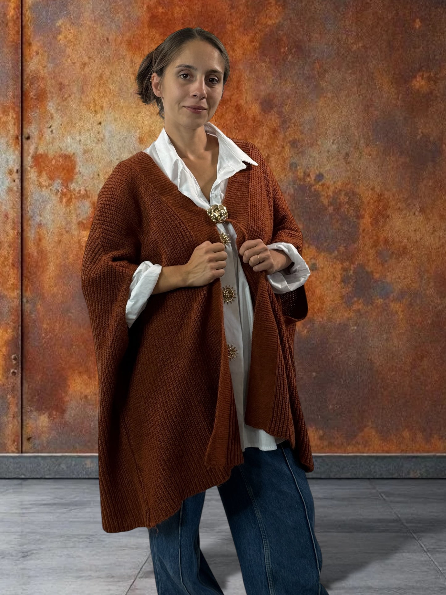 BELINDA - GILET OVERSIZE ROUX AVEC SA BROCHE JUSQU'A LA TAILLE 60