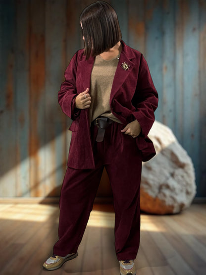 DIANA - VESTE BORDEAUX EN VELOURS AVEC SA BROCHE JUSQU'A LA TAILLE 52