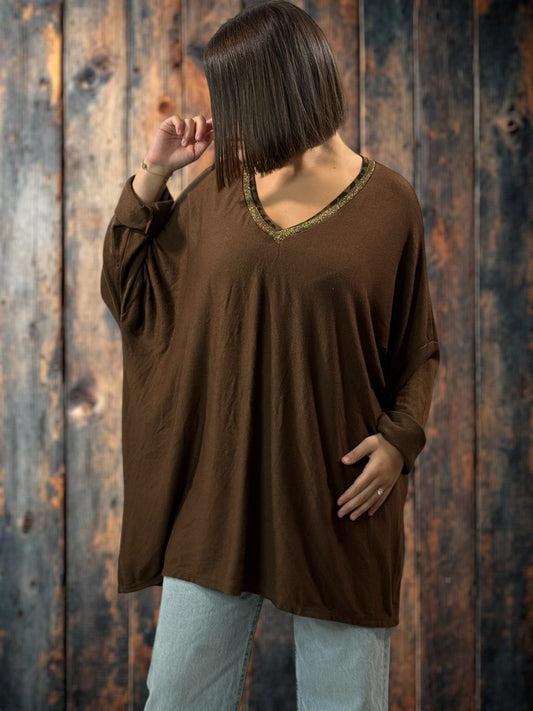 NINA - PULL MARRON EN MAILLE ENCOLURE LISERE LEOPARD JUSQU'A LA TAILLE 56
