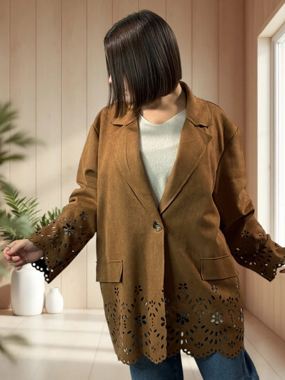 PAMELA - BLAZER CAMEL EN SUEDINE DECOUPE DENTELLE JUSQU'A LA TAILLE 52