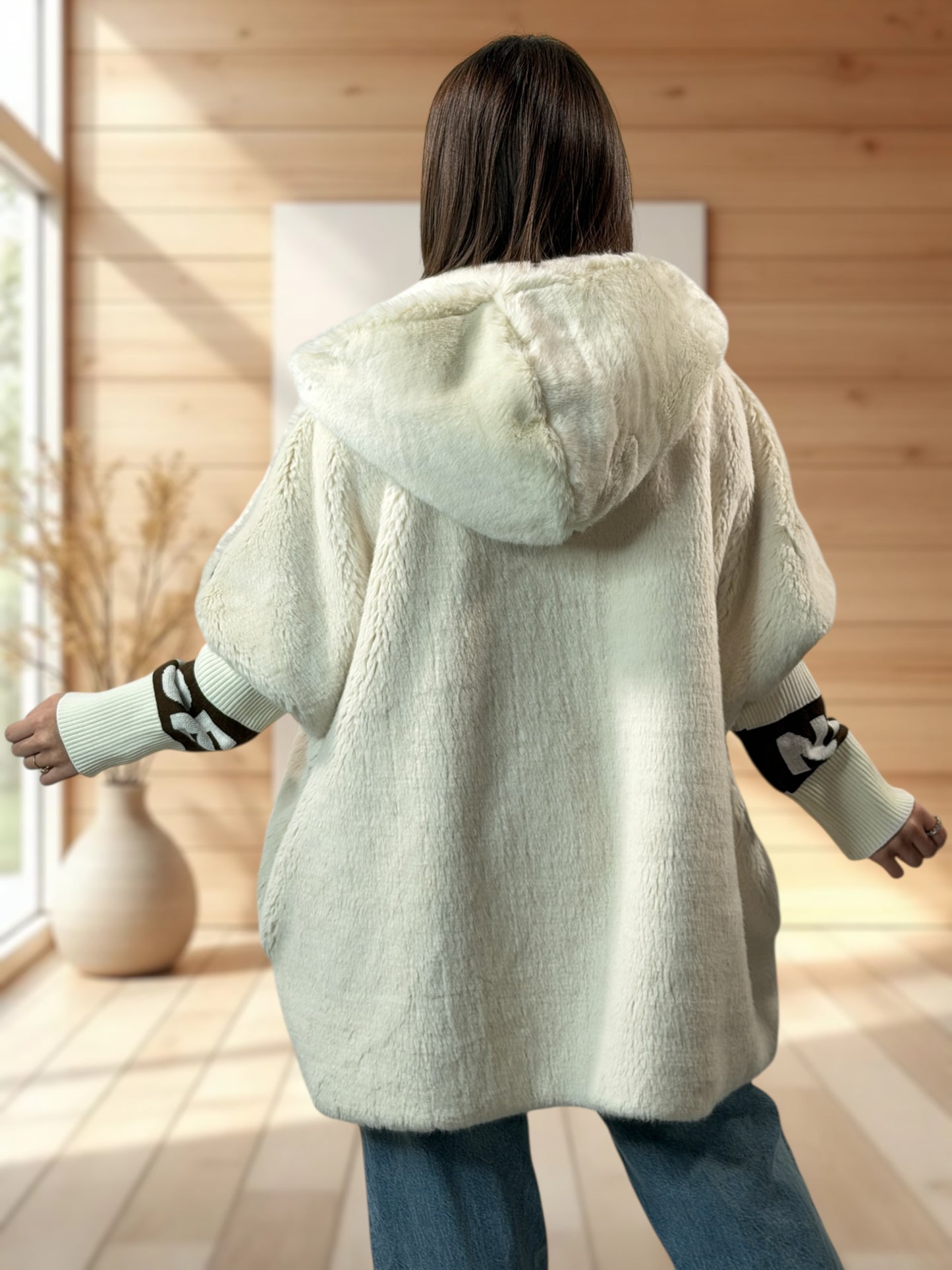 SHARON - VESTE A CAPUCHE OVERSIZE BLANC CASSE JUSQU'A LA TAILLE 54/56