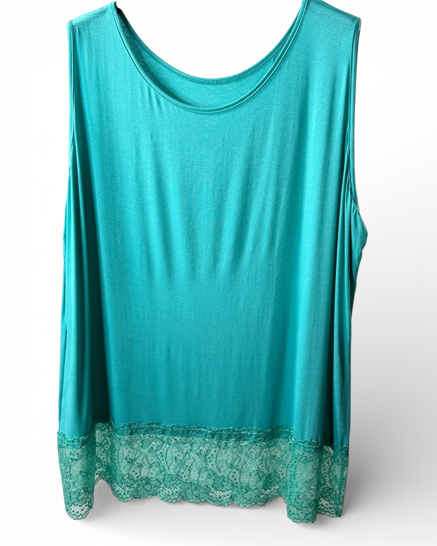 SANDY - TOP TURQUOISE BORDÉ DE DENTELLE TAILLE 50 A 58
