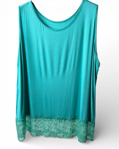 SANDY - TOP TURQUOISE BORDÉ DE DENTELLE TAILLE 50 A 58