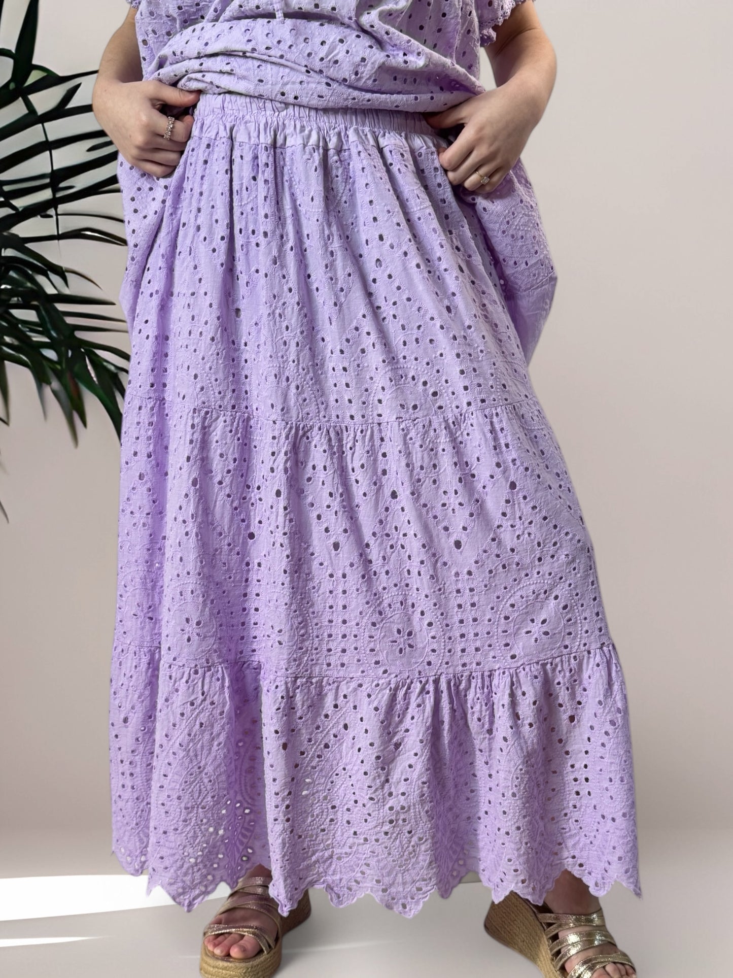 ROMY - JUPON LILAS EN BRODERIE ANGLAISE JUSQU'A LA TAILLE 54