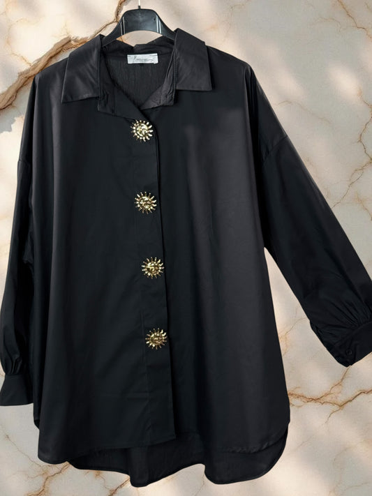 ANITA - CHEMISE OVERSIZE NOIRE AVEC BROCHE SOLEIL JUSQU'A LA TAILLE 52