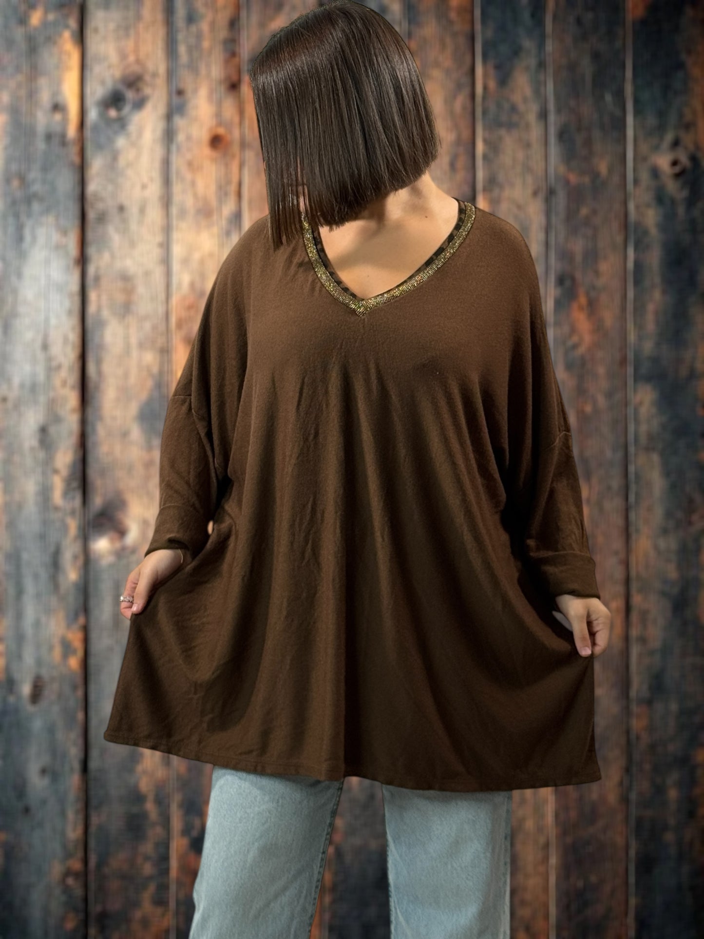 NINA - PULL MARRON EN MAILLE ENCOLURE LISERE LEOPARD JUSQU'A LA TAILLE 56