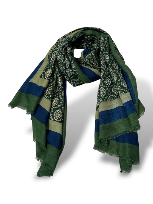 GRANDE ECHARPE VERTE A MOTIF