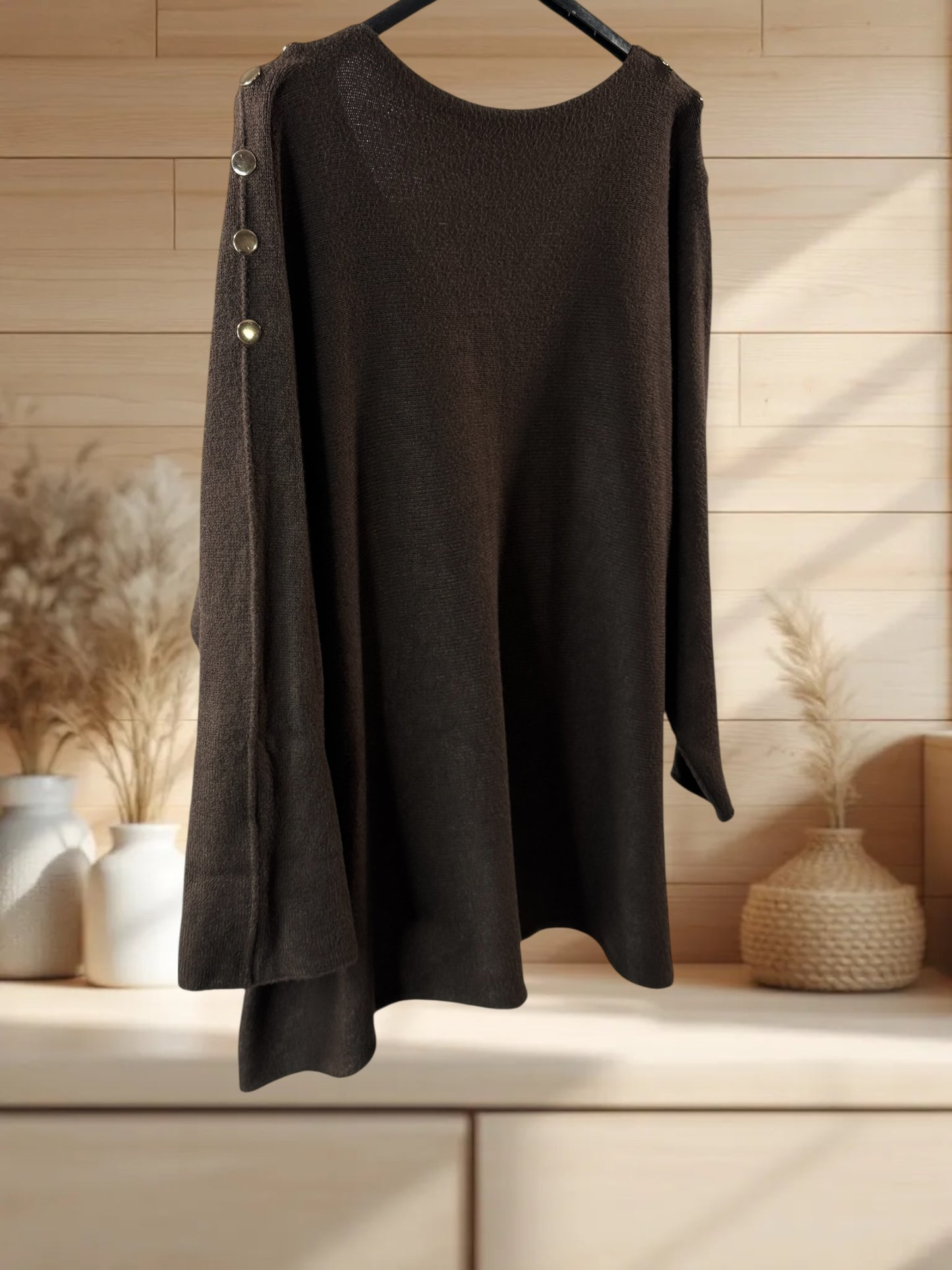 DONNA - PULL OVERSIZE MARRON AVEC BOUTONS DORES JUSQU'A LA TAILLE 52