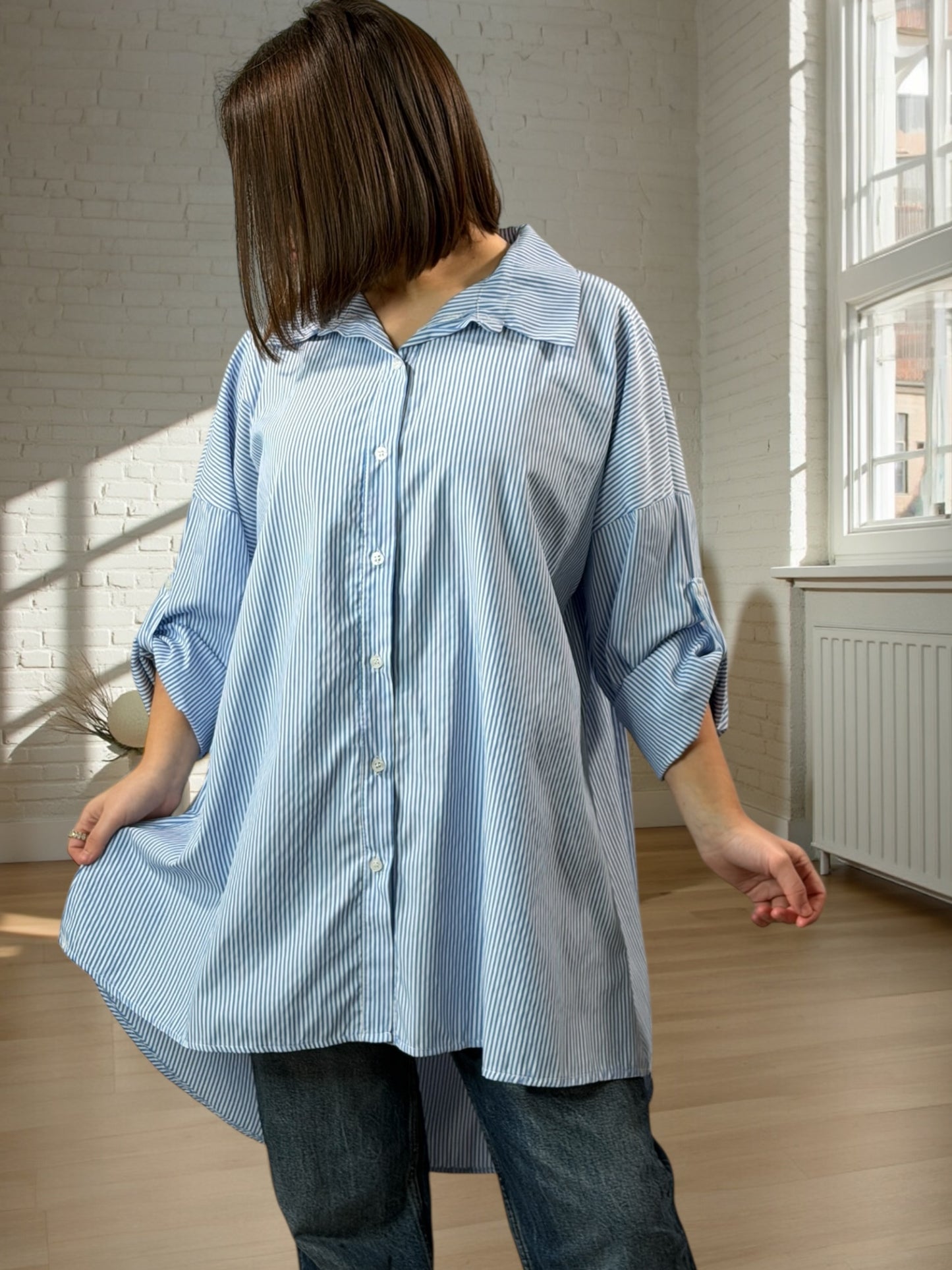 EMMA - CHEMISE OVERSIZE BLEU CIEL A RAYURE JUSQU'A LA TAILLE 52/54
