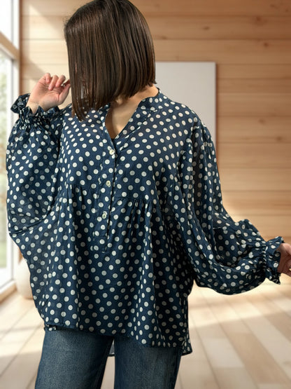 EDITH  - BLOUSE MARINE A POIS JUSQU'A LA TAILLE 50/52