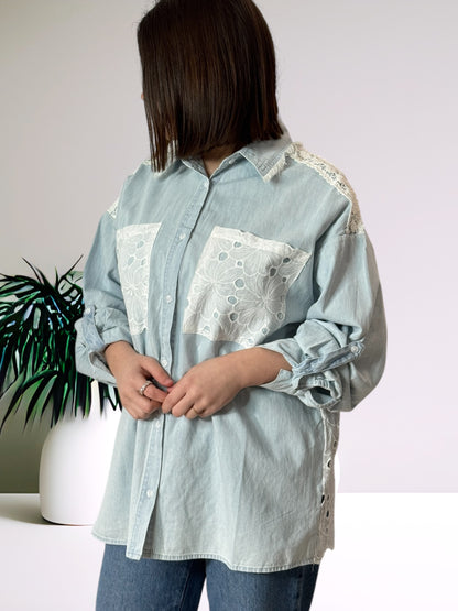 MARGOT - CHEMISE BRODERIE ANGLAISE ET JEAN JUSQU'A LA TAILLE 48