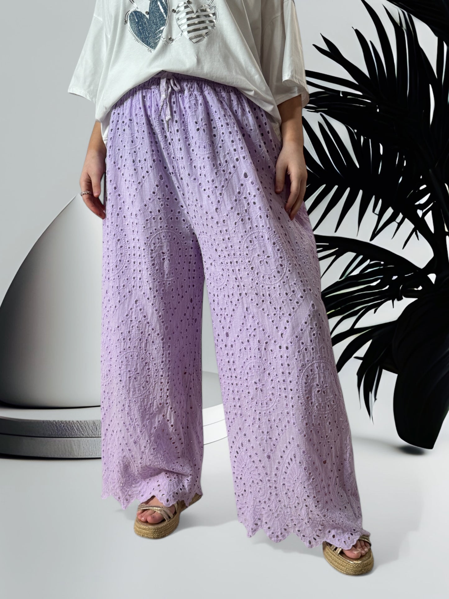 GIOVANI - PANTALON LILAS EN BRODERIE ANGLAISE JUSQU'A LA TAILLE 50/52