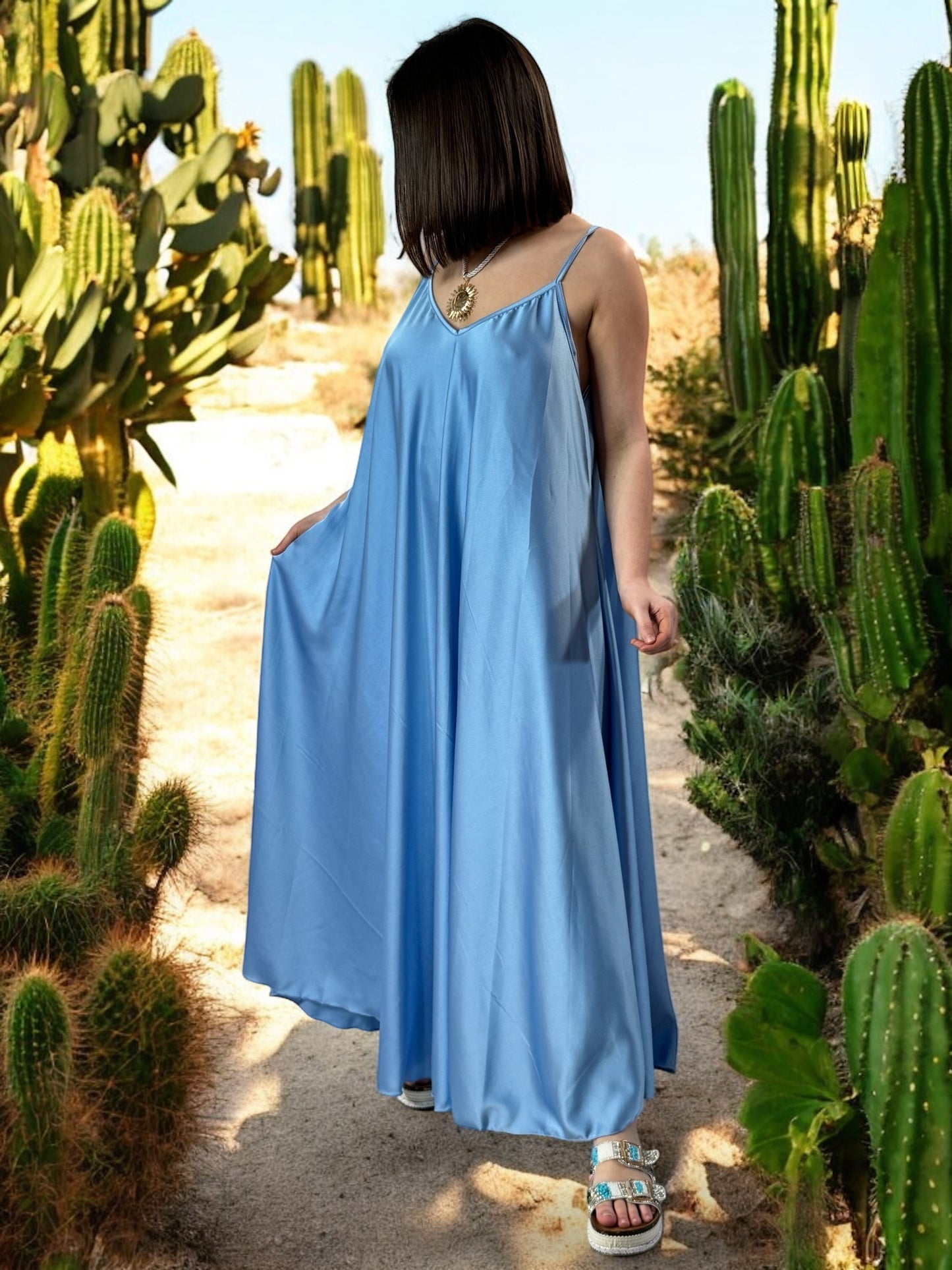 TIPHAINE - ROBE AMPLE FLUIDE BLEUE JUSQU'A LA TAILLE 50/52