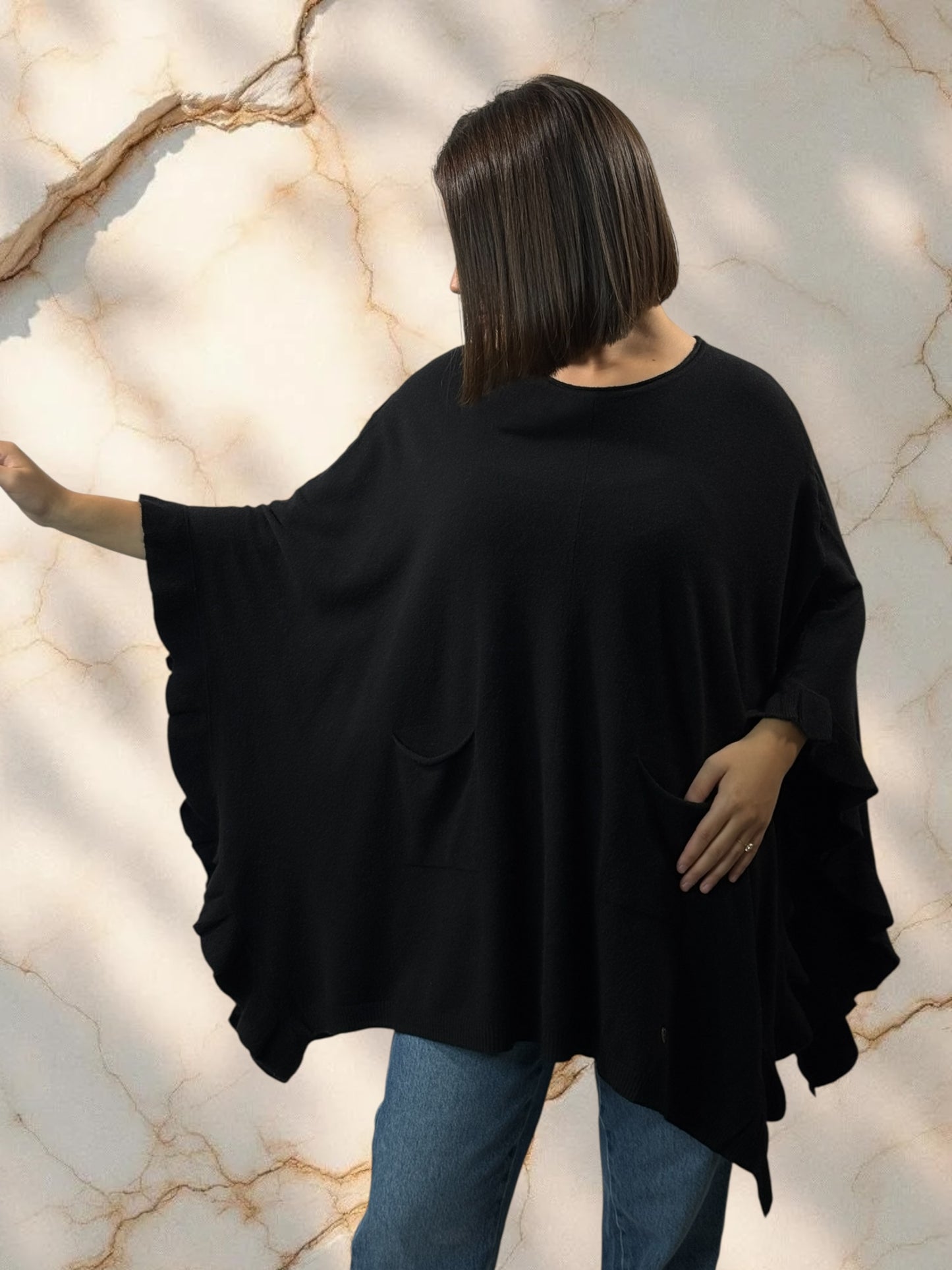 BIANCA - PONCHO NOIR EN MAILLE JUSQU'A LA TAILLE 56/58