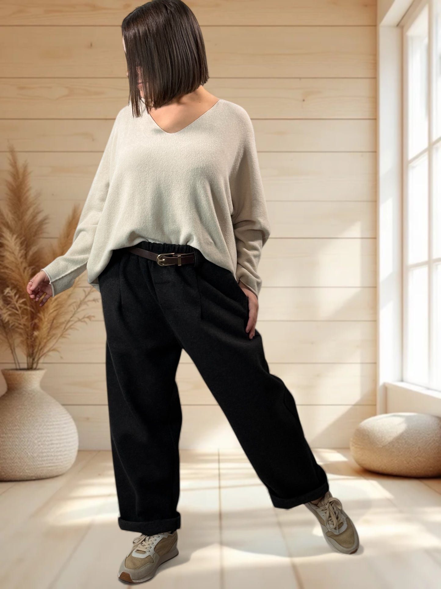 VICTOR - PANTALON NOIR AVEC SA CEINTURE JUSQU'A LA TAILLE 50