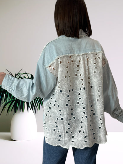MARGOT - CHEMISE BRODERIE ANGLAISE ET JEAN JUSQU'A LA TAILLE 48