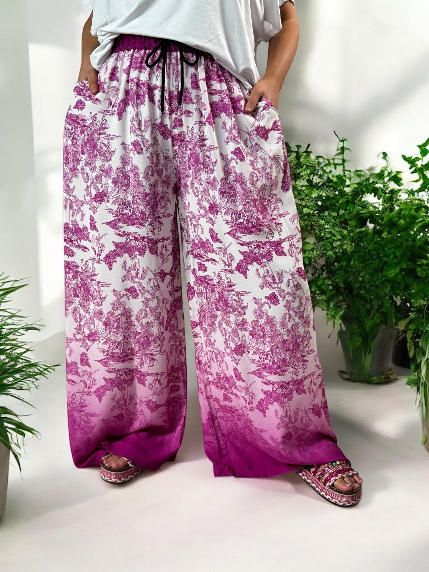 ROMAIN - PANTALON FLUIDE MOTIF CYCLAMEN JUSQU'A LA TAILLE 50