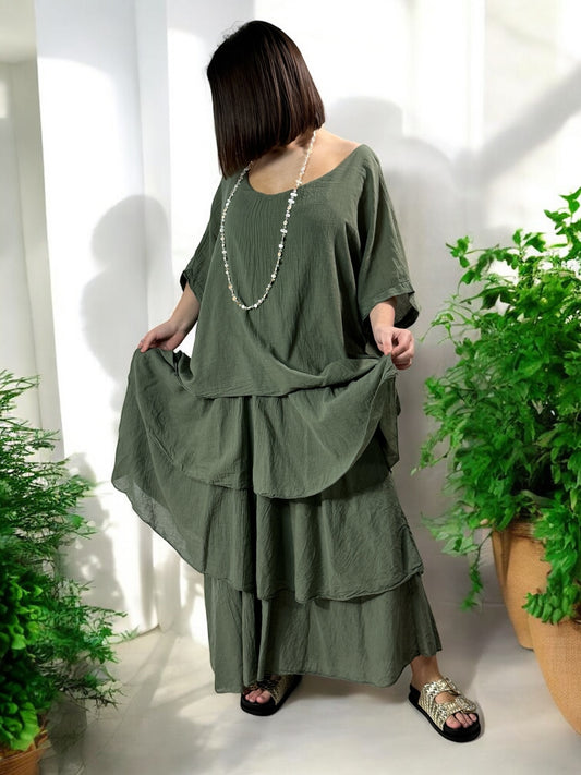 ADRIANA - ROBE KAKI A VOLANT JUSQU'A LA TAILLE 50