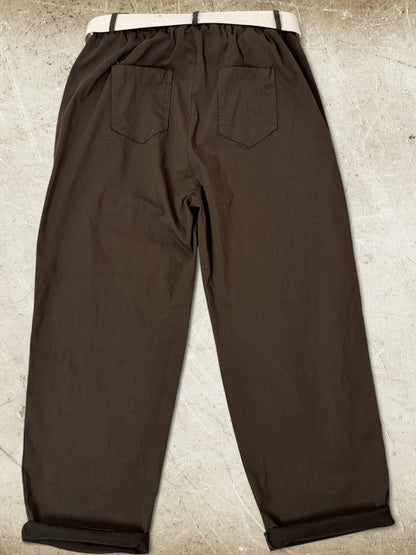 GABIN - PANTALON MARRON AVEC CEINTURE JUSQU'A LA TAILLE 52/54