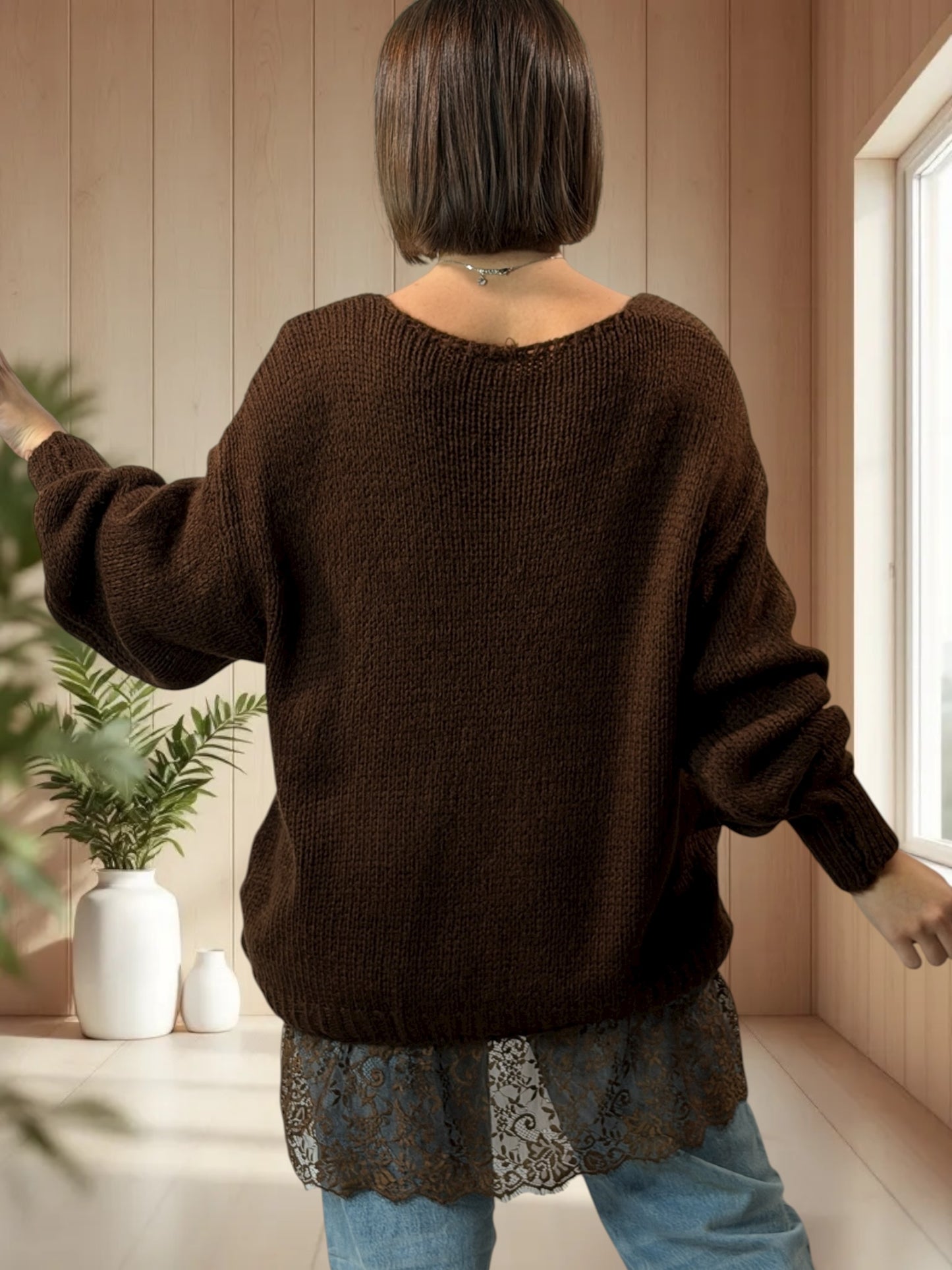 MONIKA - PULL MARRON AVEC DENTELLE JUSQU'A LA TAILLE 48/50