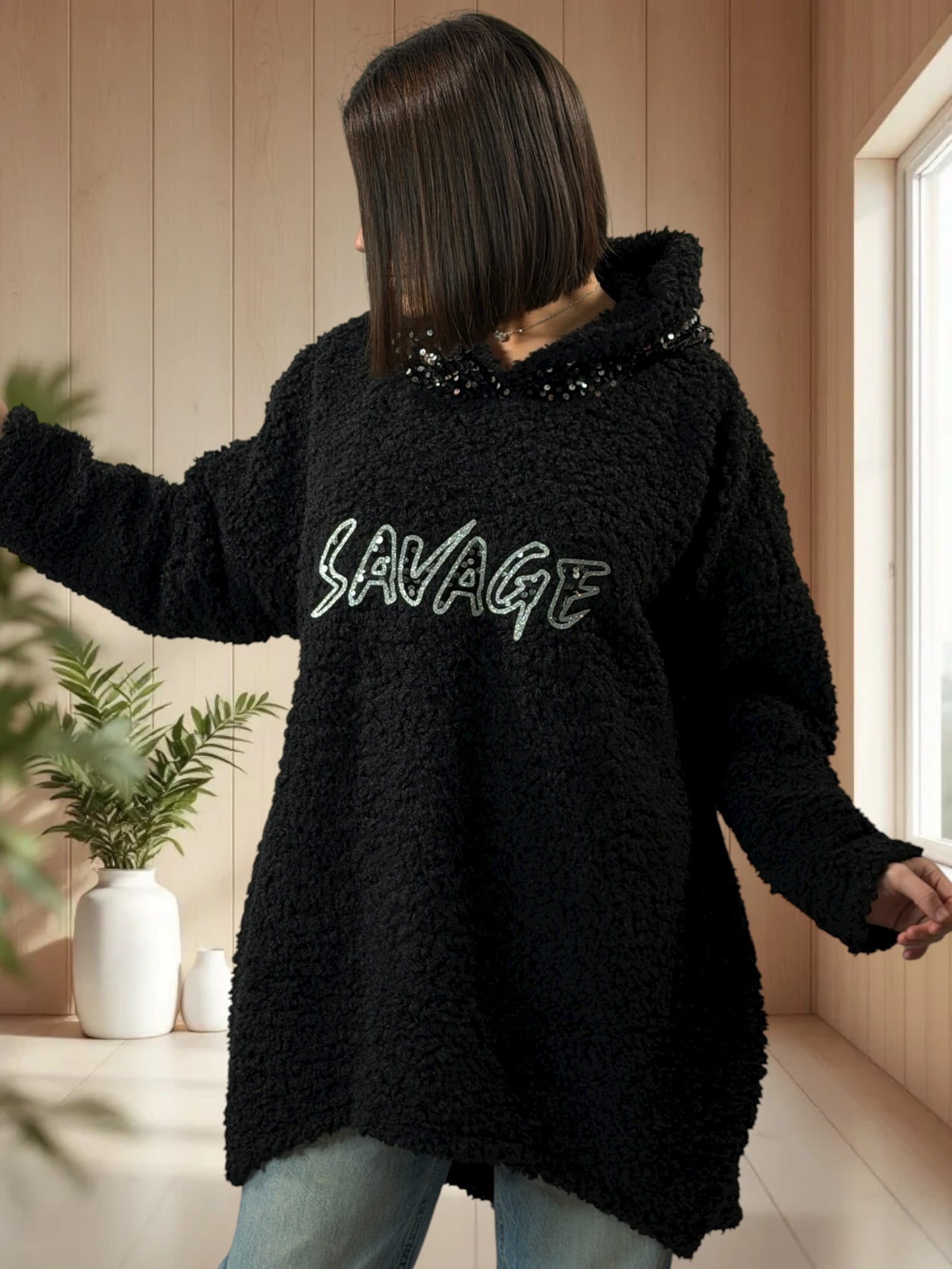 SAVAGE - PULL OVERSIZE NOIR CAPUCHE EN SEQUINS JUSQU'A LA TAILLE 56/58