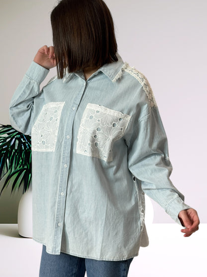 MARGOT - CHEMISE BRODERIE ANGLAISE ET JEAN JUSQU'A LA TAILLE 48