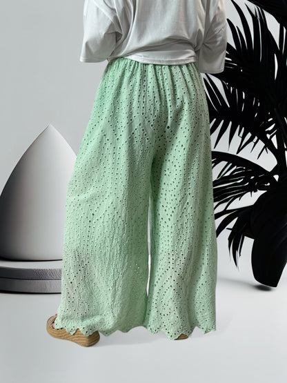 GIOVANI - PANTALON VERT EN BRODERIE ANGLAISE JUSQU'A LA TAILLE 50/52