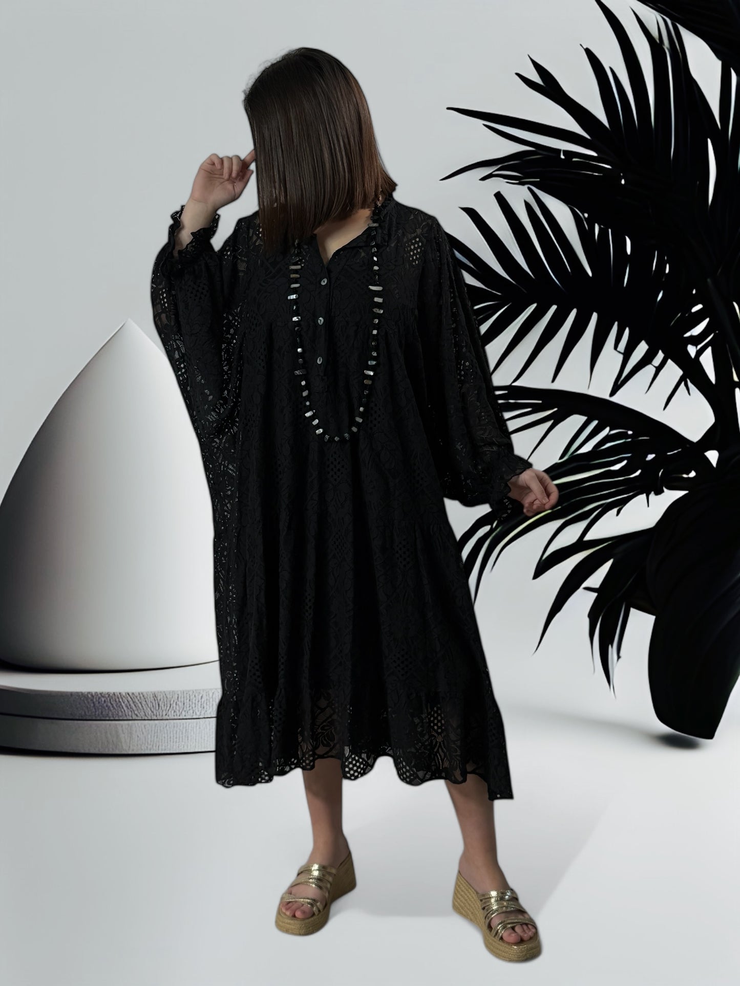 DELLA - ROBE NOIRE EN DENTELLE JUSQU'A LA TAILLE 54/56