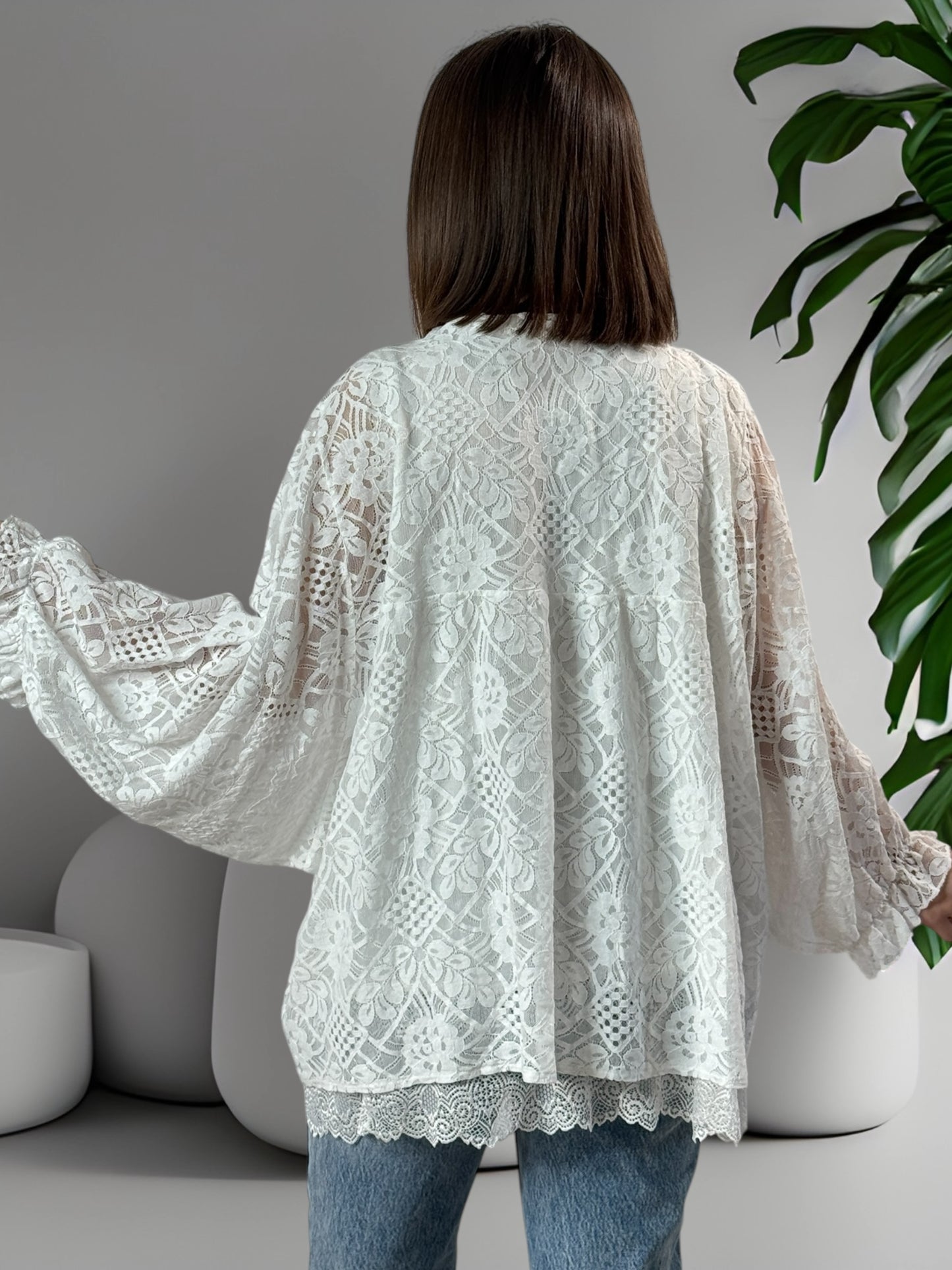 TESS - BLOUSE BLANCHE EN DENTELLE OVERSIZE  JUSQU'A LA TAILLE 54