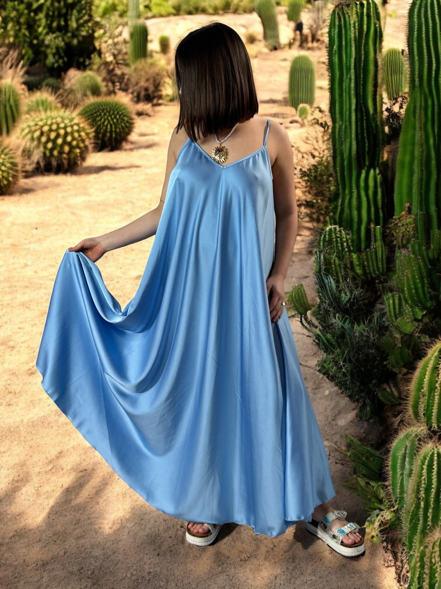 TIPHAINE - ROBE AMPLE FLUIDE BLEUE JUSQU'A LA TAILLE 50/52