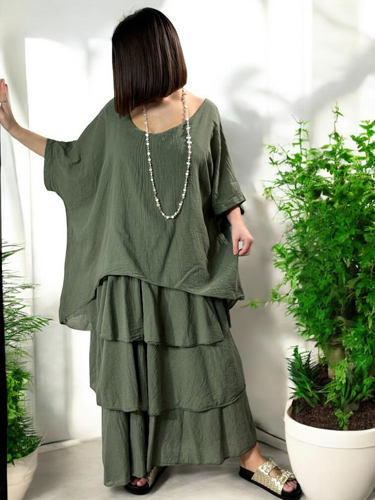 ADRIANA - ROBE KAKI A VOLANT JUSQU'A LA TAILLE 50