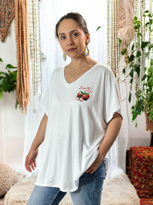 BILLIE - T-SHIRT BLANC EN VISCOSE MOTIF FRAISE JUSQU'A LA TAILLE 56/58