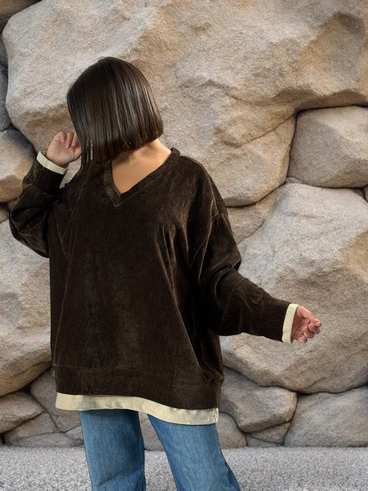 CLOE - SWEAT MARRON EN VELOURS STRETCH OVERSIZE JUSQU'A LA TAILLE 52