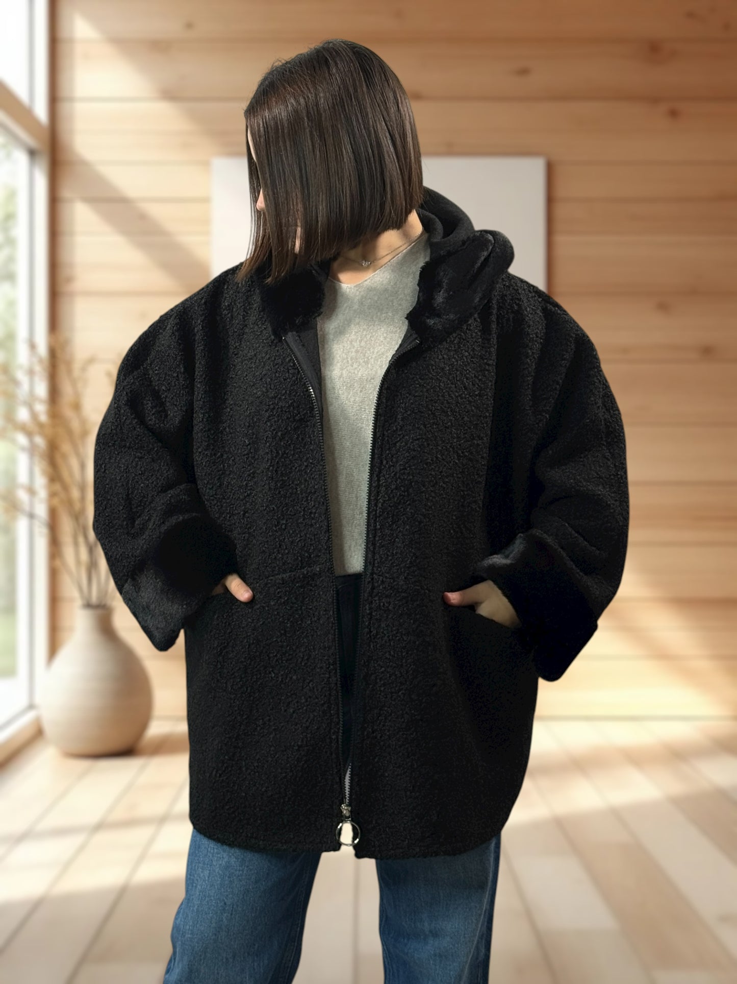 DAISY - VESTE OVERSIZE A CAPUCHE NOIRE JUSQU'A LA TAILLE 56