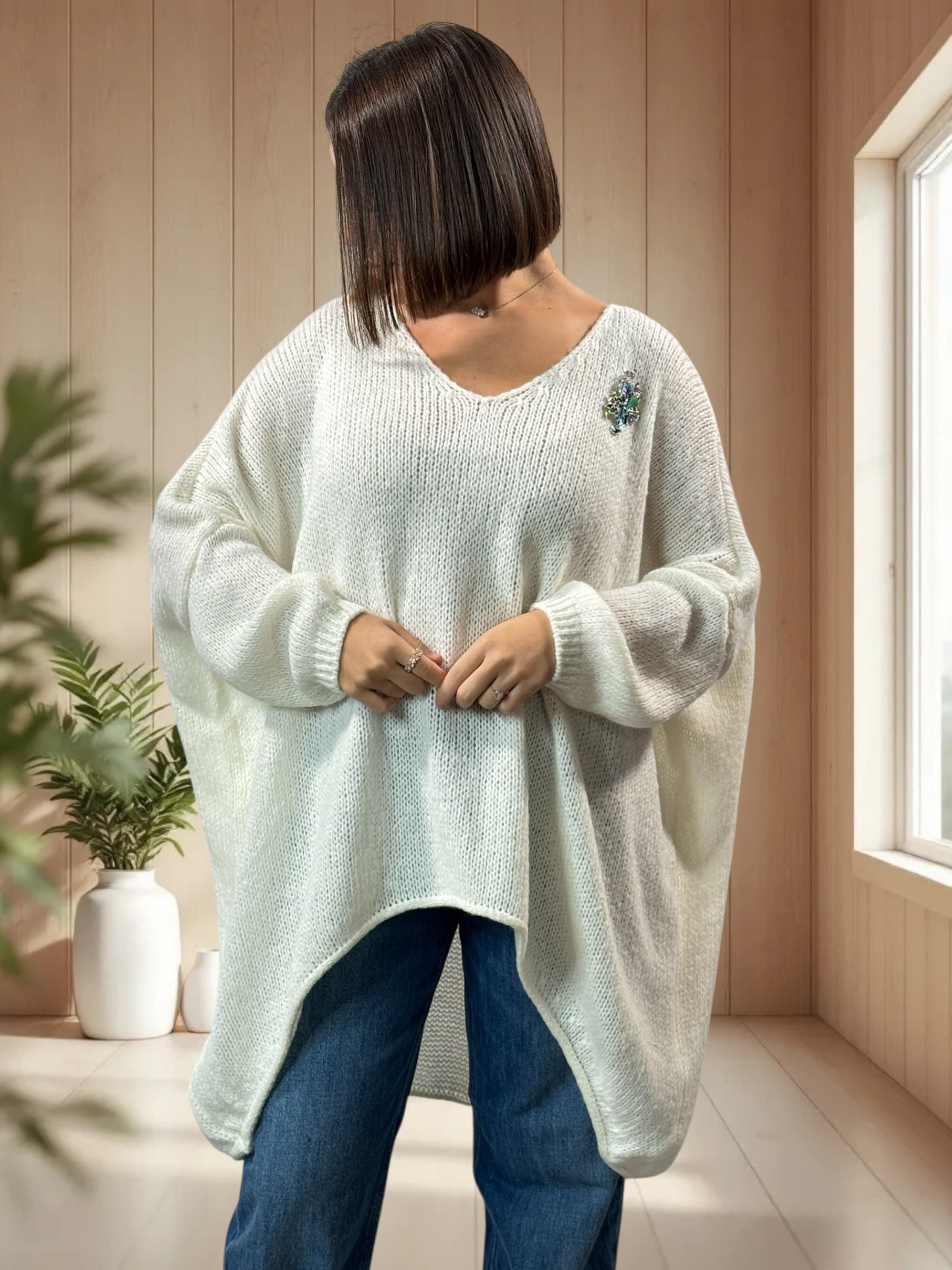 JULIA- PULL OVERSIZE BLANC CASSE JUSQU'A LA TAILLE 56/58