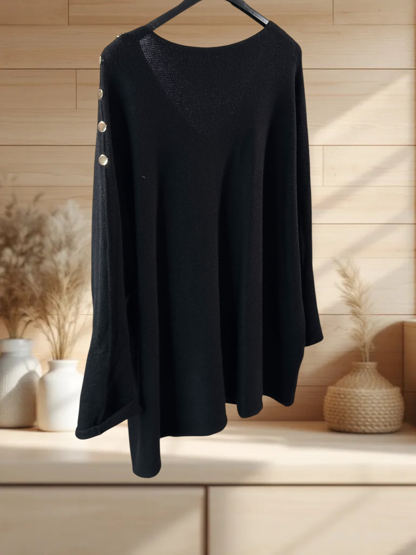DONNA - PULL OVERSIZE NOIR AVEC BOUTONS DORES JUSQU'A LA TAILLE 52