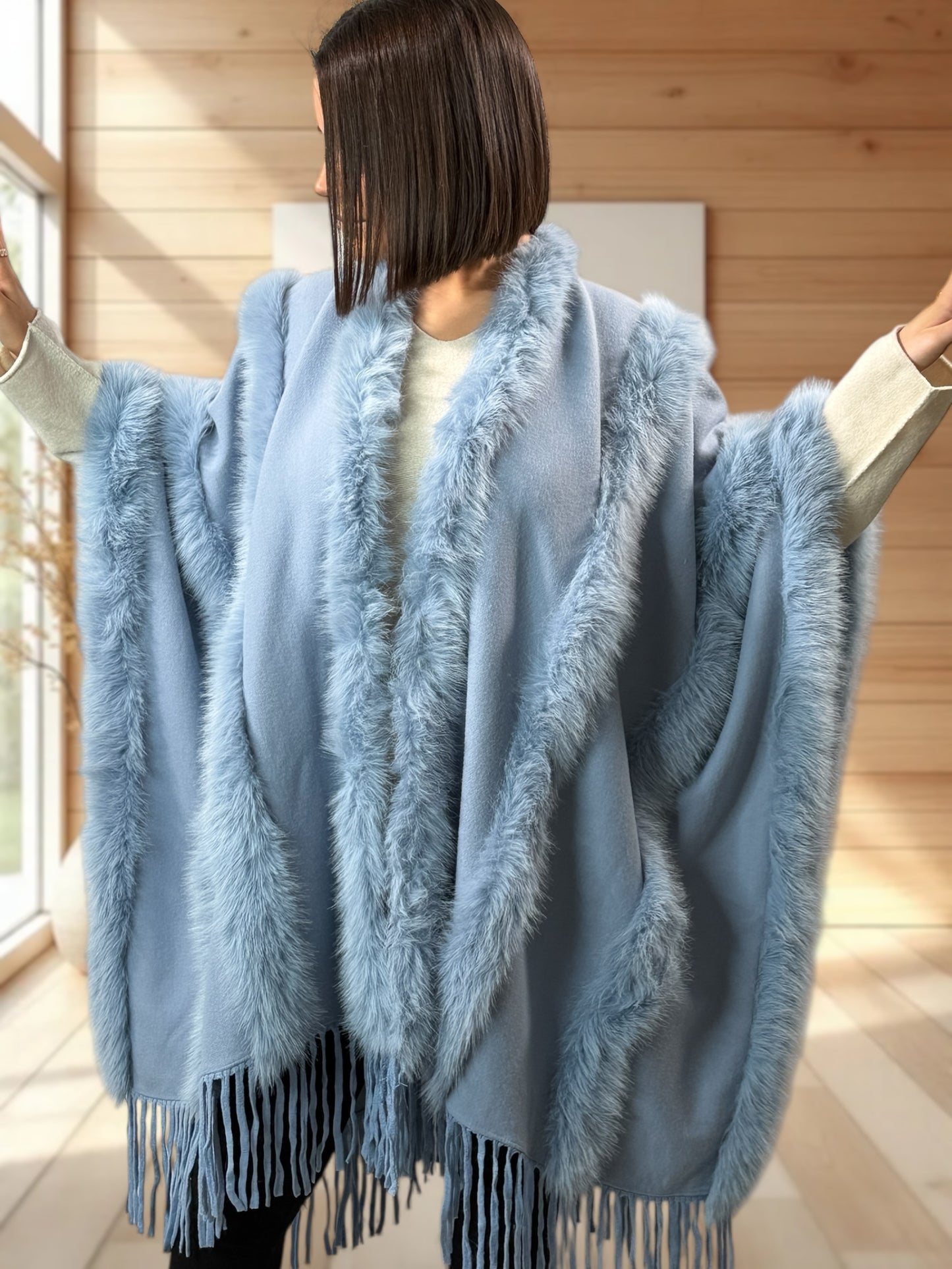 ERIKA - CAPE BLEUE FAUSSE FOURRURE