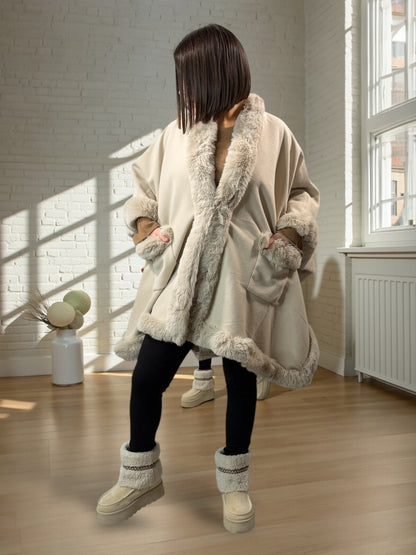 LINDA - CAPE BEIGE FAUSSE FOURRURE 2 POCHES