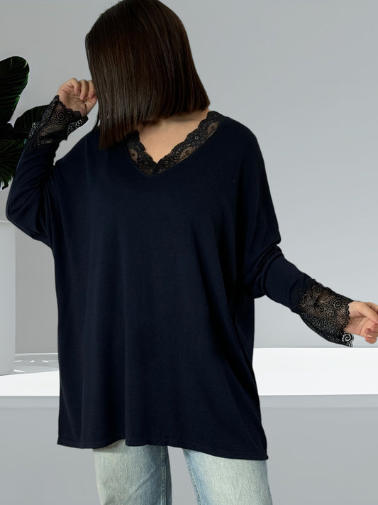 TIPHAINE - PULL MARINE EN MAILLE BORDE DE DENTELLE JUSQU'A LA TAILLE 54