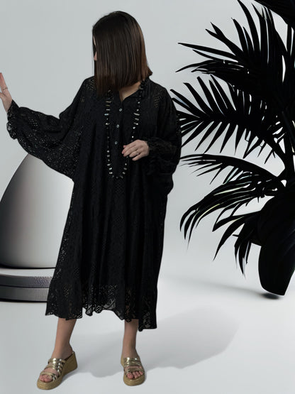 DELLA - ROBE NOIRE EN DENTELLE JUSQU'A LA TAILLE 54/56