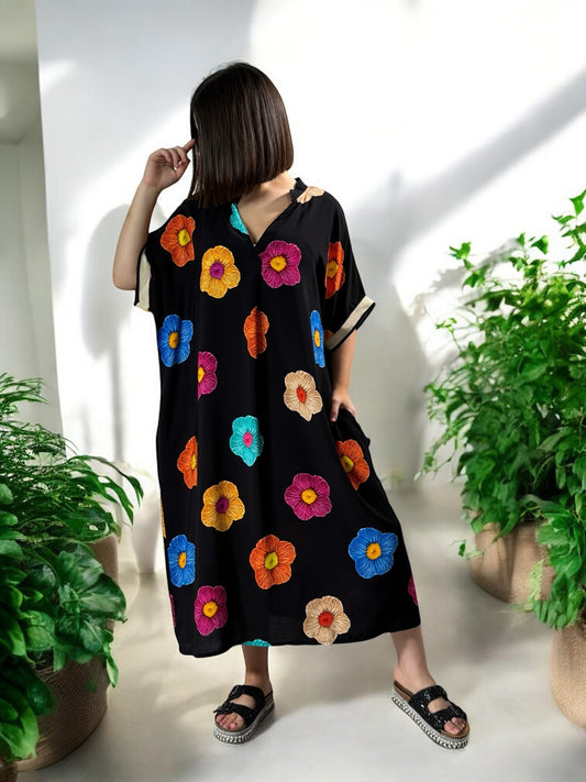 LALY - ROBE OVERSIZE NOIRE MOTIF FLEUR JUSQU'A LA TAILLE 54