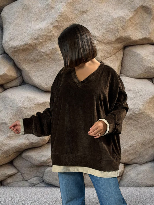 CLOE - SWEAT MARRON EN VELOURS STRETCH OVERSIZE JUSQU'A LA TAILLE 52
