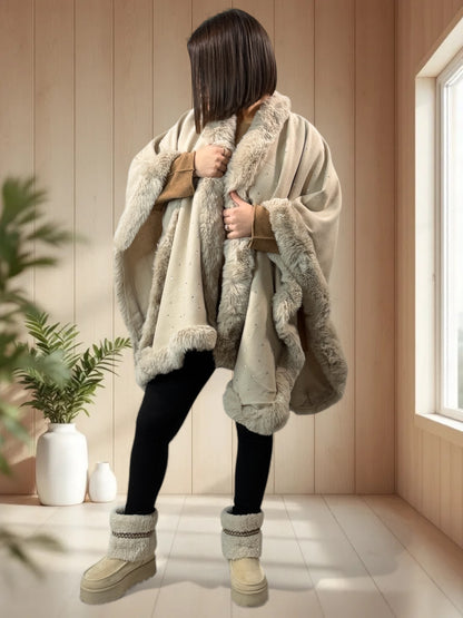 LOLA - CAPE BEIGE FAUSSE FOURRURE AVEC STRASS