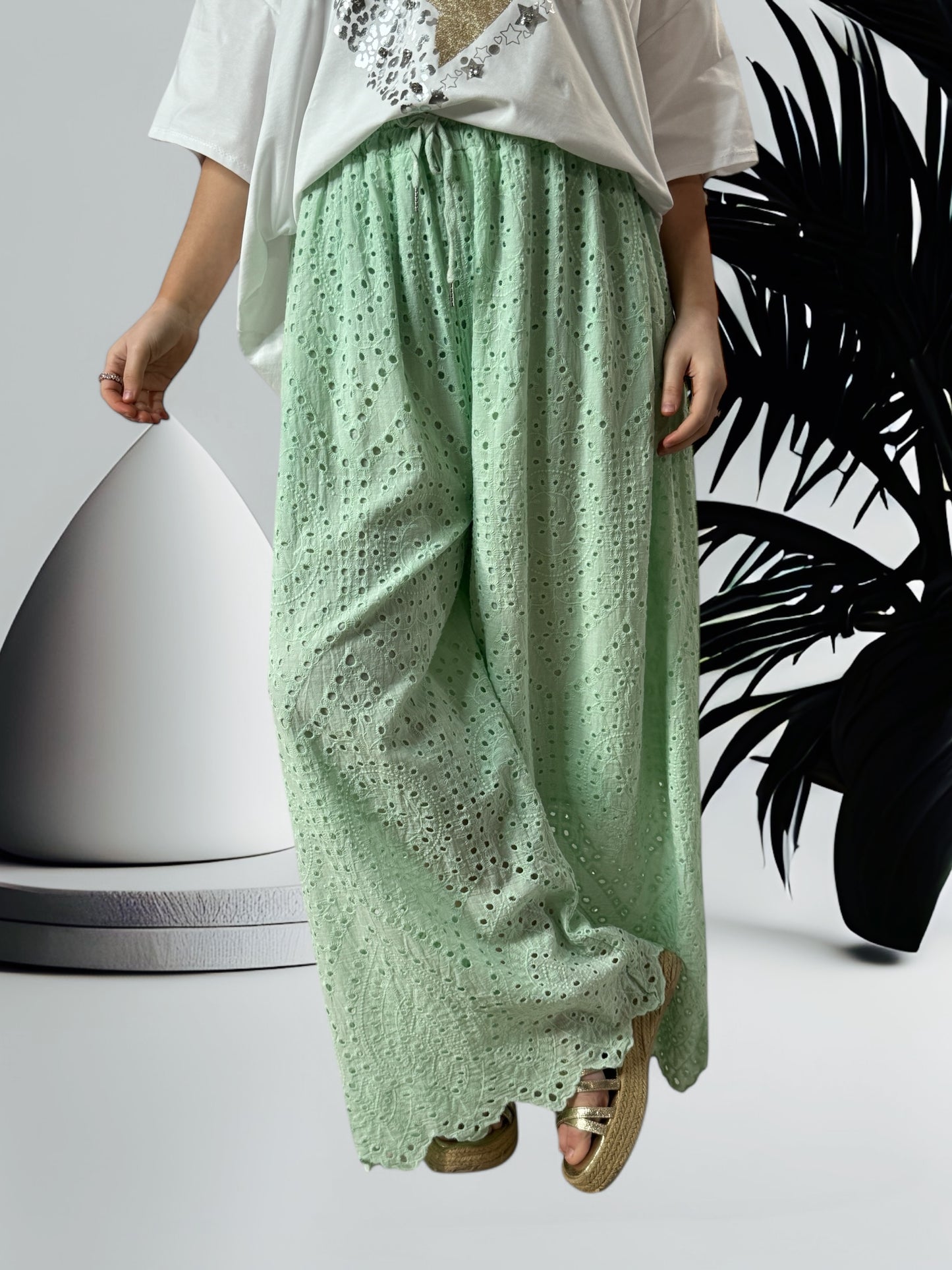 GIOVANI - PANTALON VERT EN BRODERIE ANGLAISE JUSQU'A LA TAILLE 50/52