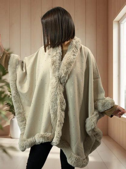 LOLA - CAPE BEIGE FAUSSE FOURRURE AVEC STRASS